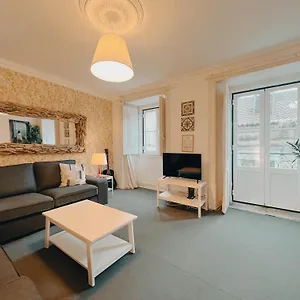 https://charming-flat-in-great-location-bairro-alto.hotels-lisbon-portugal.com