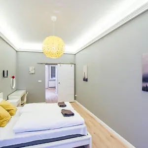 https://riverside-apartment-in-downtown.inbudapesthotels.com